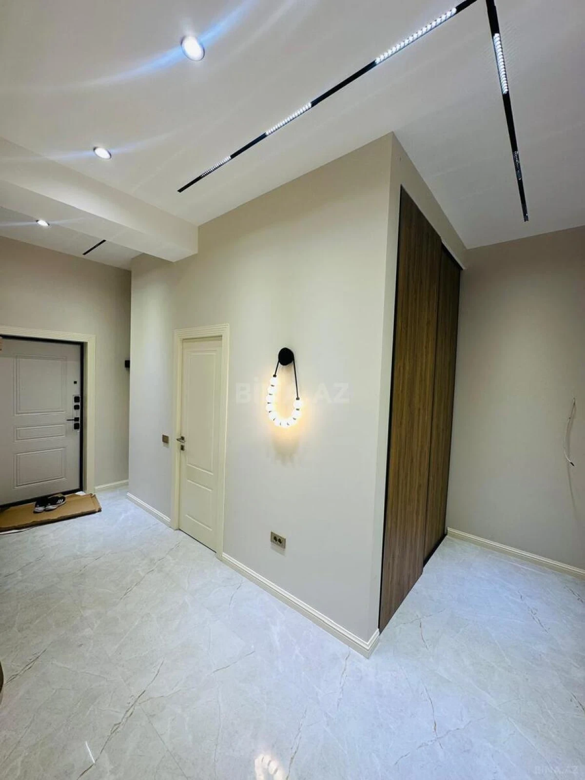Satılır 2 otaqlı mənzil 72 m²