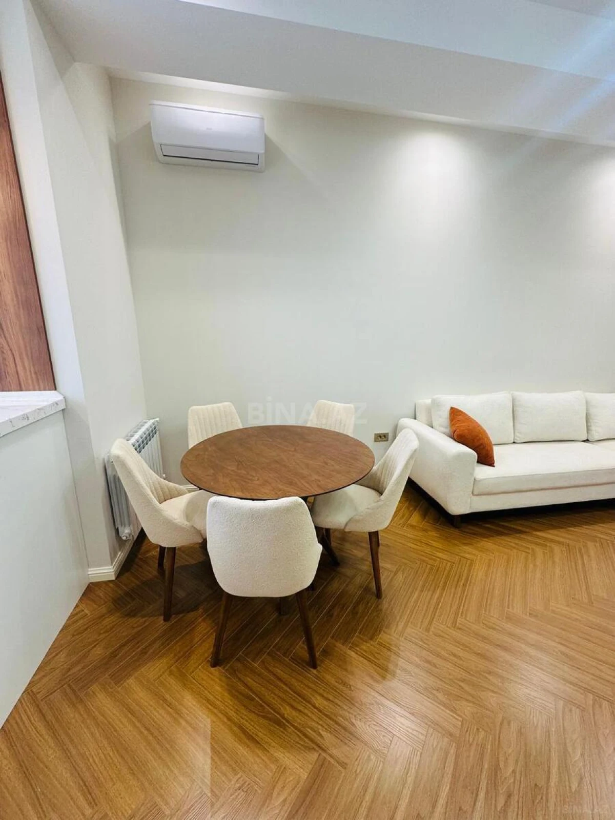 Satılır 2 otaqlı mənzil 72 m²