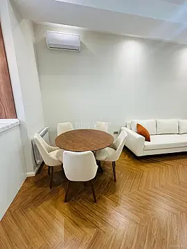 Satılır 2 otaqlı mənzil 72 m²
