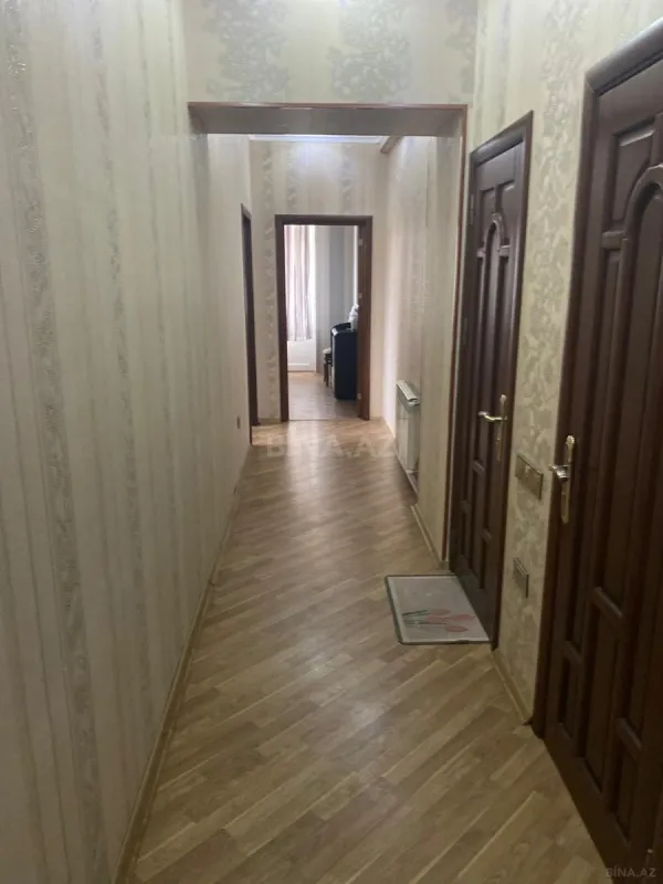 Satılır 2 otaqlı mənzil 105 m²