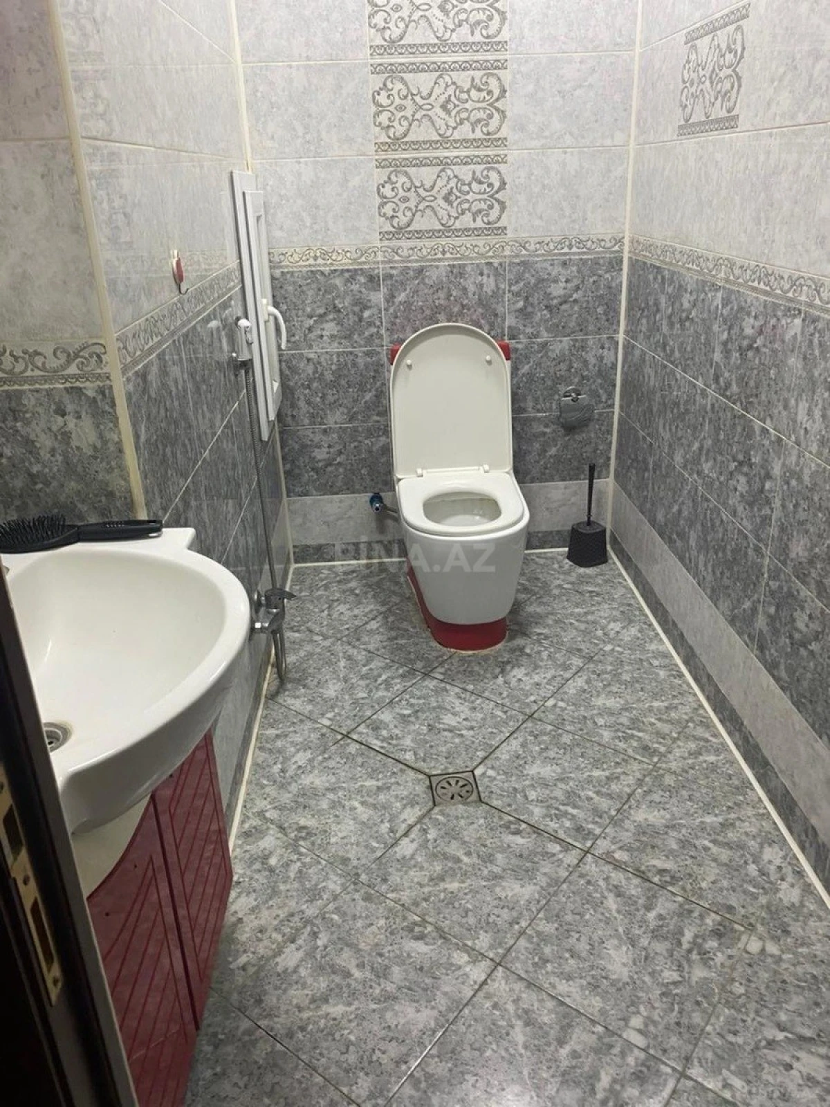Satılır 2 otaqlı mənzil 105 m²