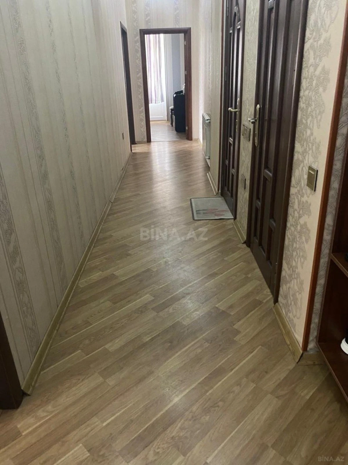 Satılır 2 otaqlı mənzil 105 m²