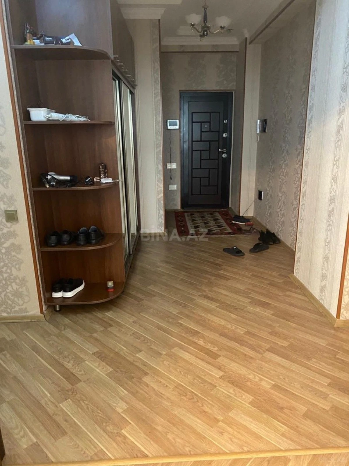 Satılır 2 otaqlı mənzil 105 m²