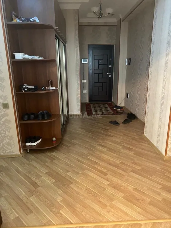 Satılır 2 otaqlı mənzil 105 m²