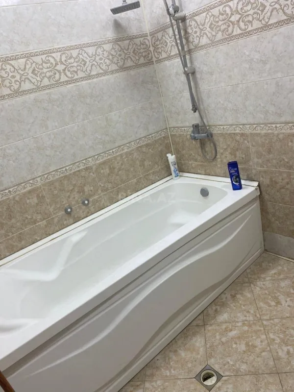 Satılır 2 otaqlı mənzil 105 m²