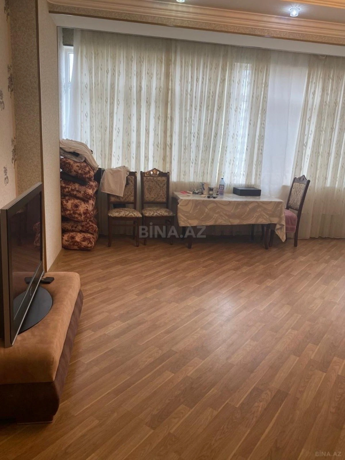 Satılır 2 otaqlı mənzil 105 m²