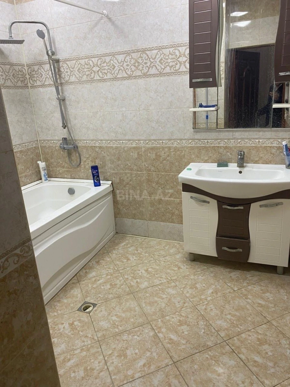 Satılır 2 otaqlı mənzil 105 m²