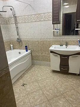 Satılır 2 otaqlı mənzil 105 m²