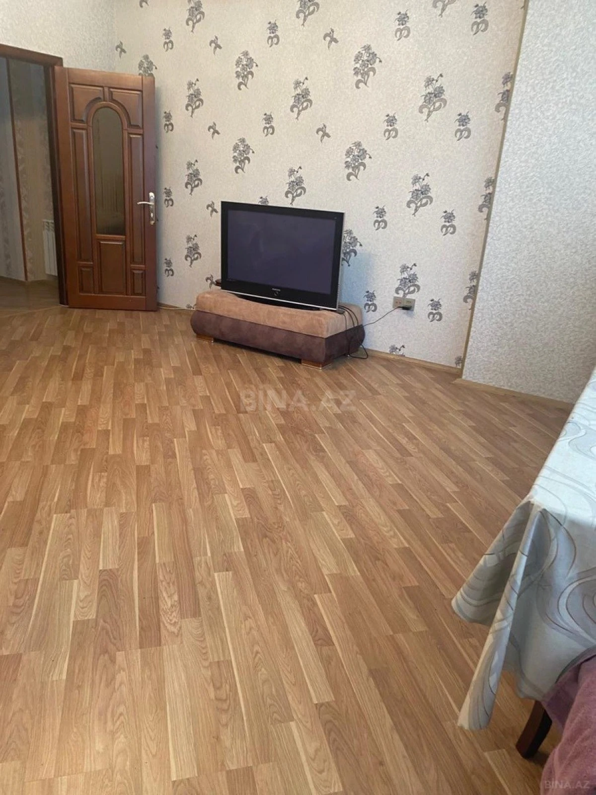 Satılır 2 otaqlı mənzil 105 m²