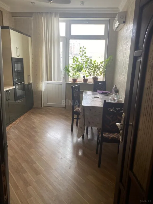 Satılır 2 otaqlı mənzil 105 m²