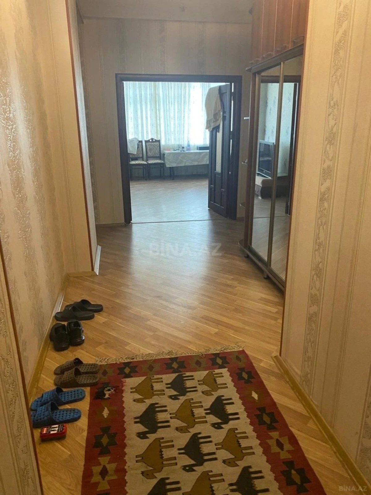 Satılır 2 otaqlı mənzil 105 m²