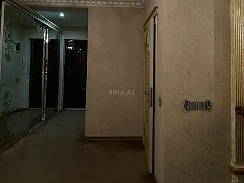 Satılır 5 otaqlı mənzil 250 m²