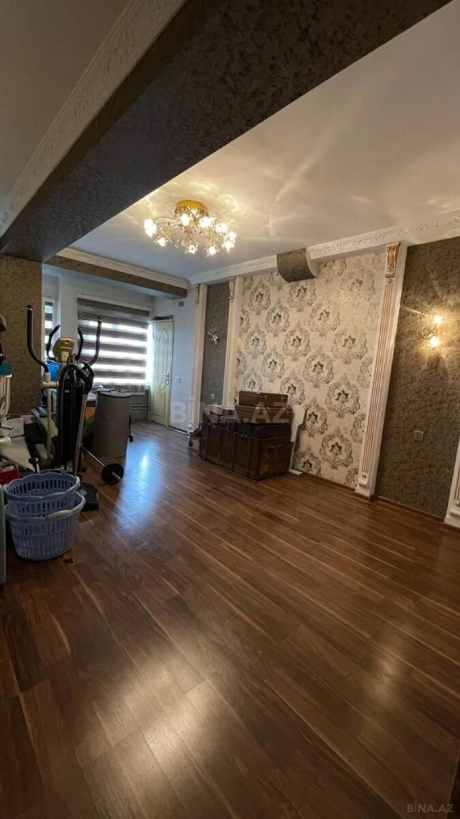 Satılır 5 otaqlı mənzil 250 m²