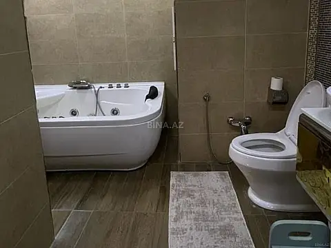 Satılır 5 otaqlı mənzil 250 m²