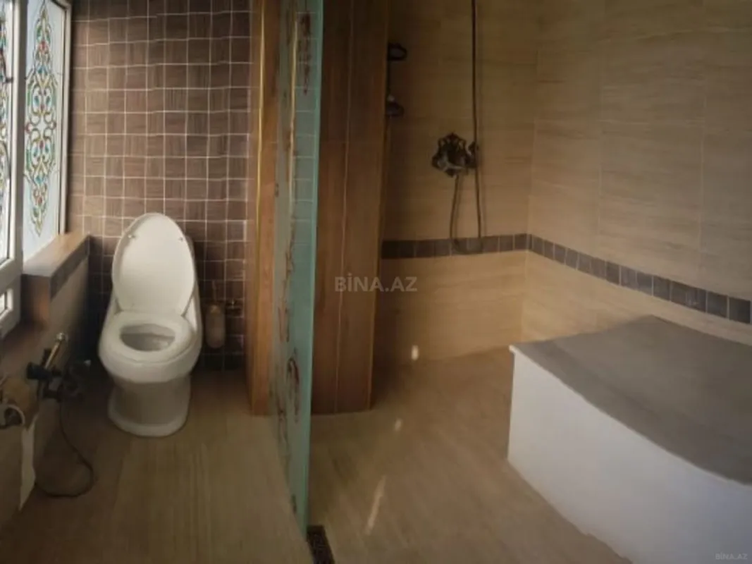 Satılır 5 otaqlı mənzil 250 m²