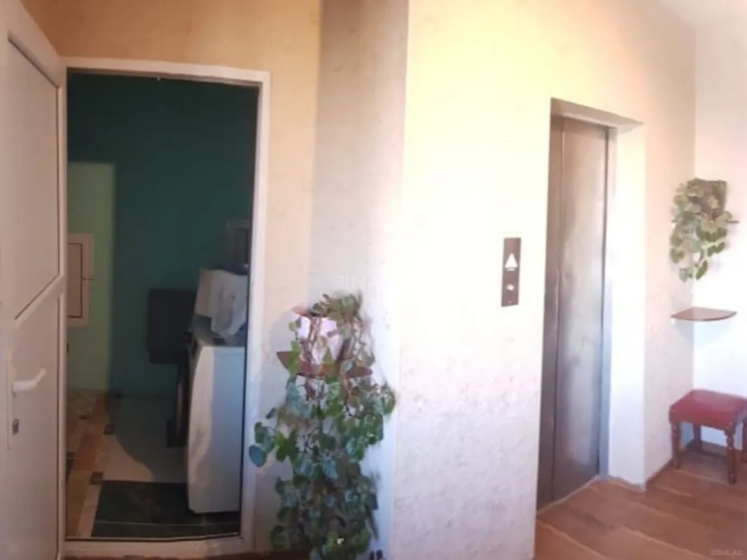 Satılır 5 otaqlı mənzil 250 m²