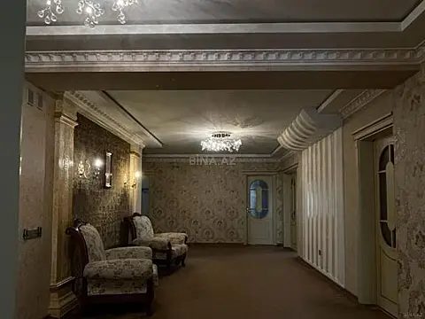 Satılır 5 otaqlı mənzil 250 m²