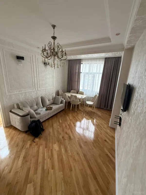Kirayə verilir 2 otaqlı mənzil 80 m²