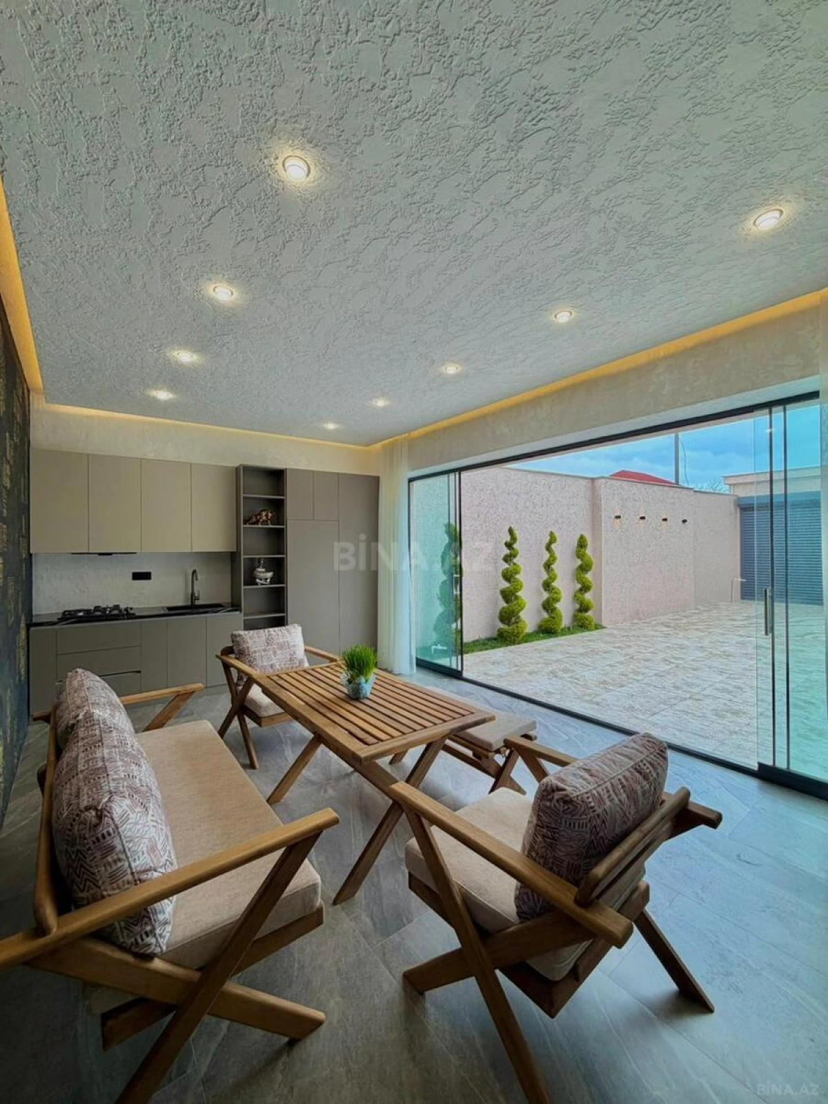 Satılır 4 otaqlı həyət evi 160 m²