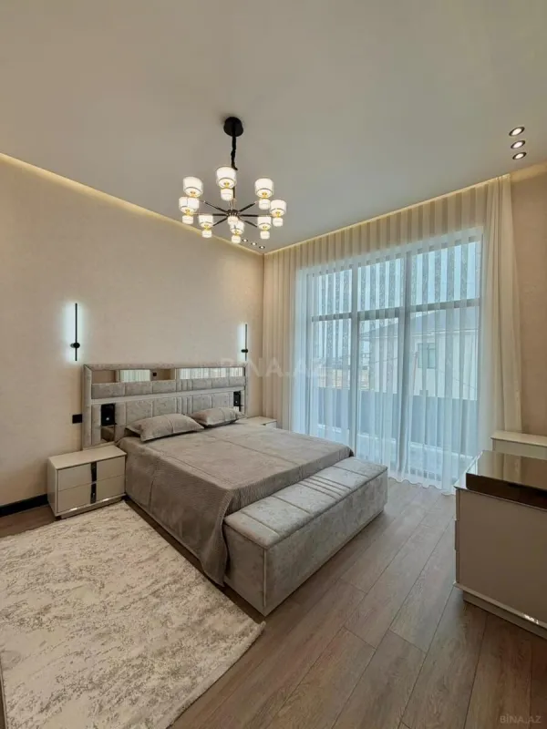 Satılır 5 otaqlı həyət evi 300 m²