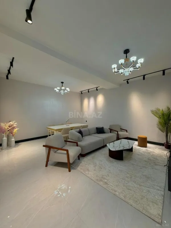 Satılır 5 otaqlı həyət evi 300 m²