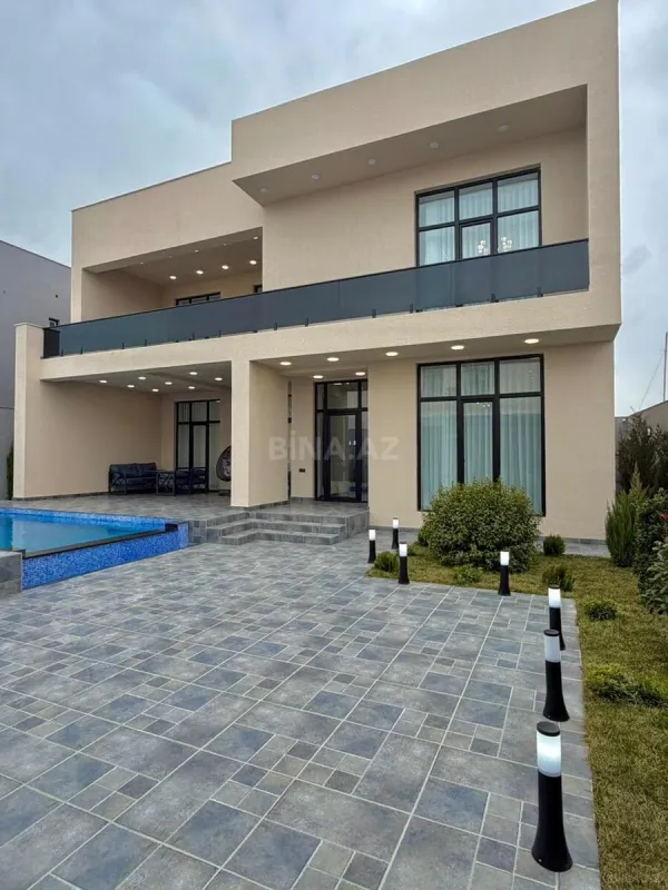 Satılır 5 otaqlı həyət evi 300 m²