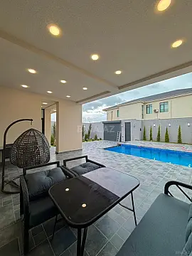 Satılır 5 otaqlı həyət evi 300 m²