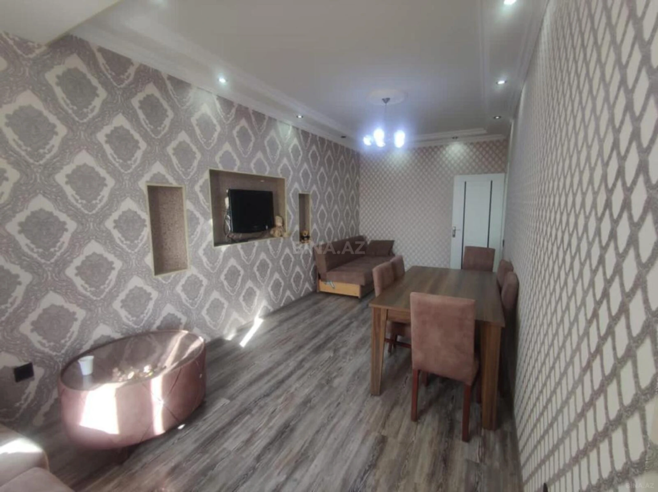 Kirayə verilir 2 otaqlı mənzil 60 m²