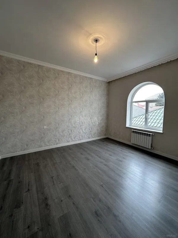 Satılır 6 otaqlı həyət evi 200 m²