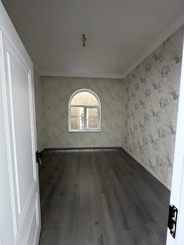Satılır 6 otaqlı həyət evi 200 m²