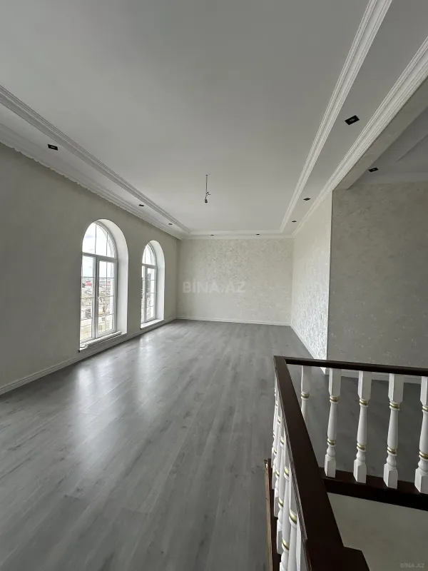 Satılır 6 otaqlı həyət evi 200 m²