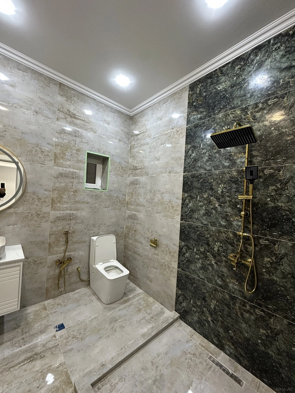 Satılır 6 otaqlı həyət evi 200 m²