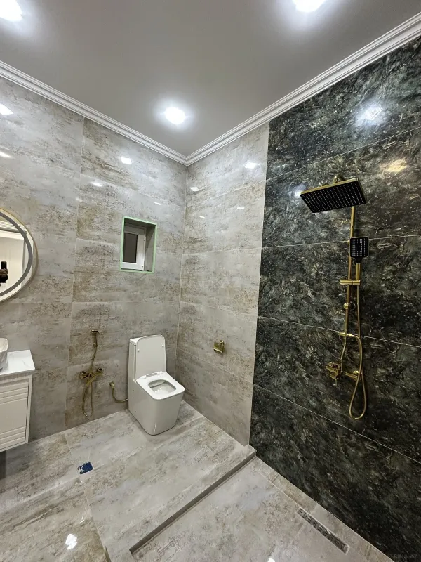 Satılır 6 otaqlı həyət evi 200 m²