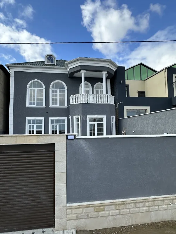 Satılır 6 otaqlı həyət evi 200 m²