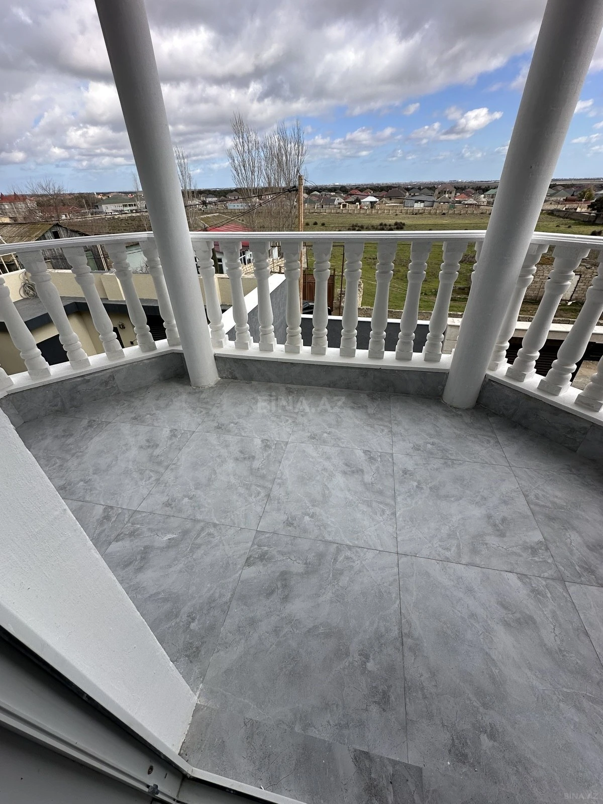 Satılır 6 otaqlı həyət evi 200 m²