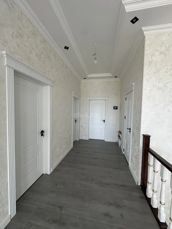 Satılır 6 otaqlı həyət evi 200 m²