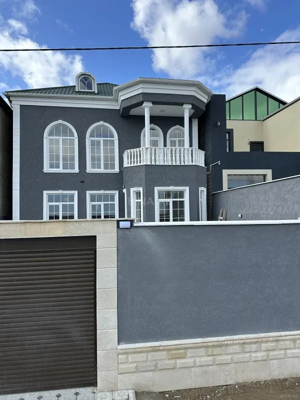 Satılır 6 otaqlı həyət evi 200 m²