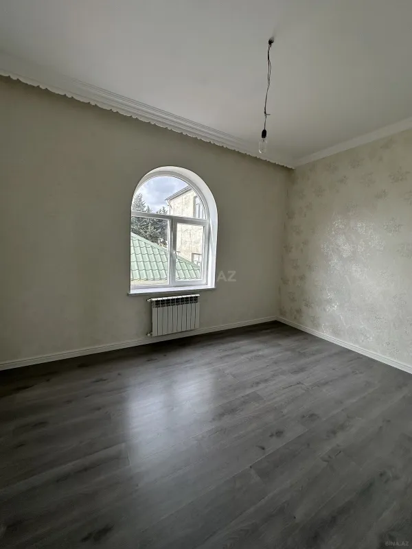 Satılır 6 otaqlı həyət evi 200 m²