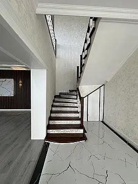 Satılır 6 otaqlı həyət evi 200 m²