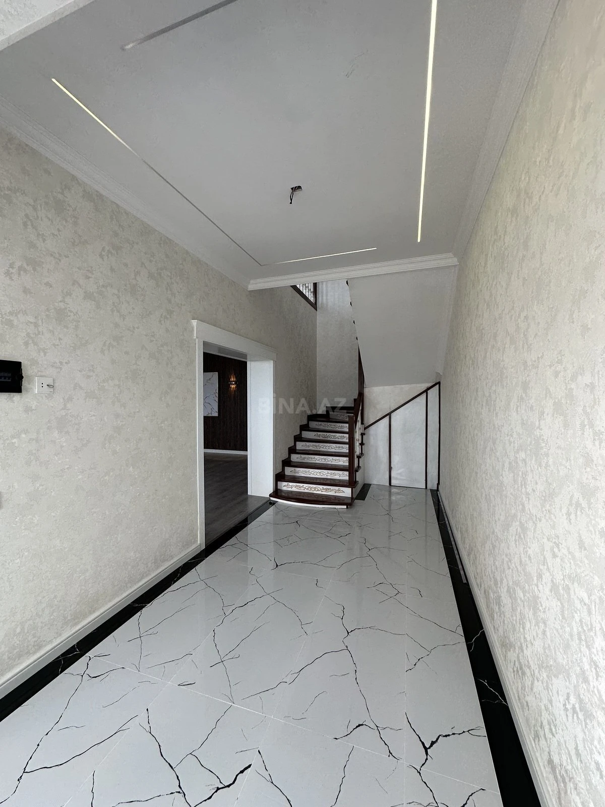 Satılır 6 otaqlı həyət evi 200 m²
