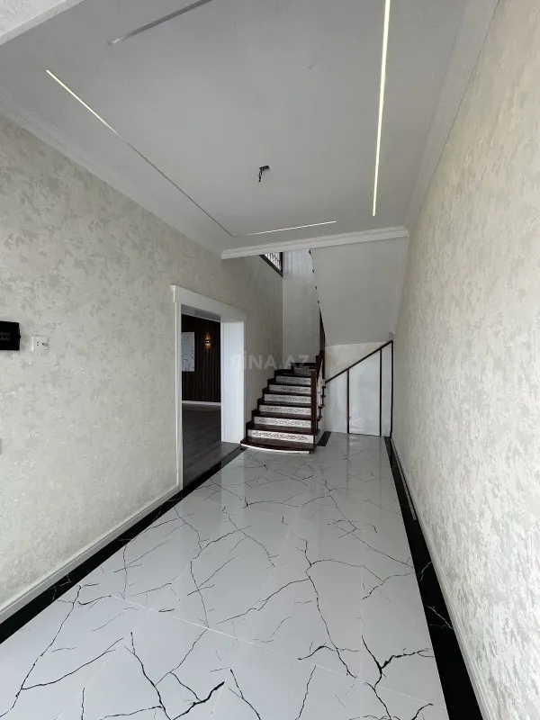 Satılır 6 otaqlı həyət evi 200 m²