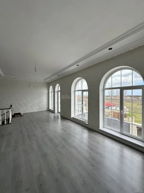 Satılır 6 otaqlı həyət evi 200 m²