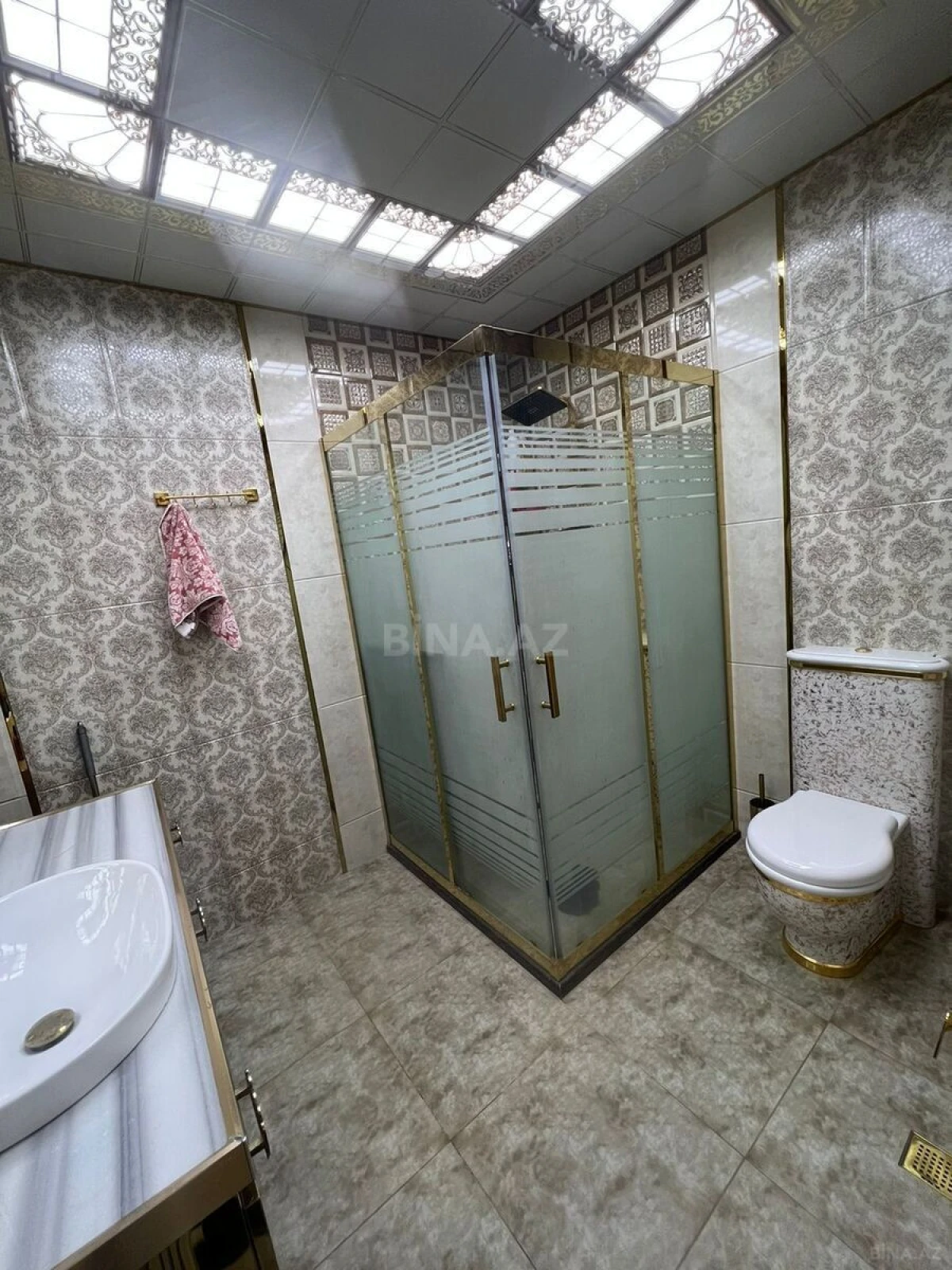 Satılır 3 otaqlı mənzil 140 m²