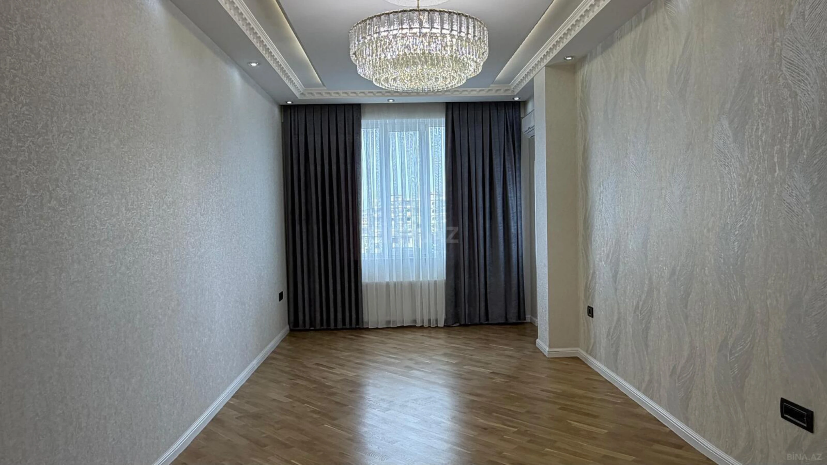 Satılır 3 otaqlı mənzil 120 m²