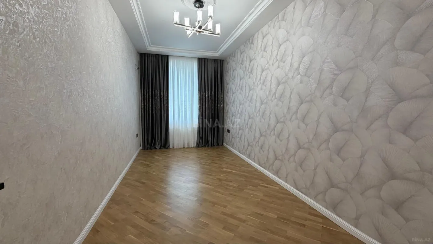 Satılır 3 otaqlı mənzil 120 m²