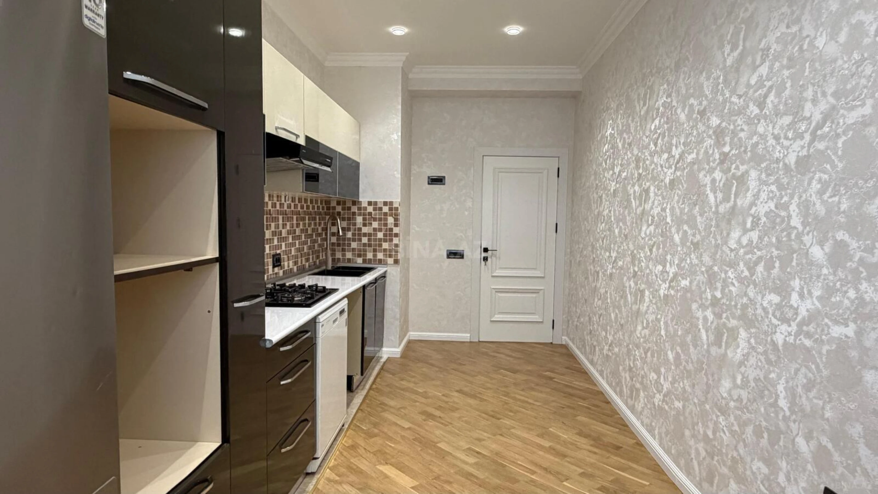 Satılır 3 otaqlı mənzil 120 m²