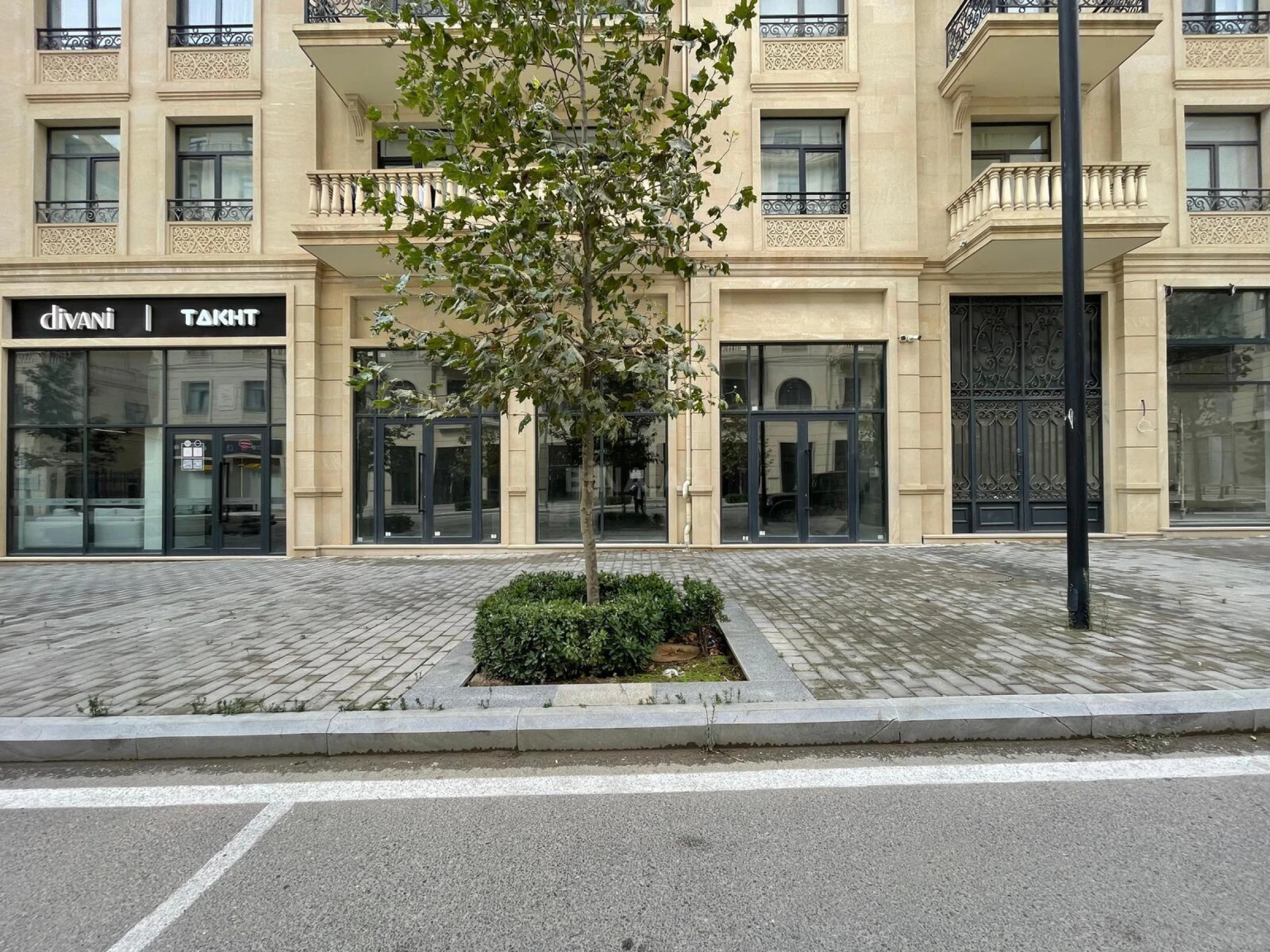 Kirayə verilir obyekt 200 m²