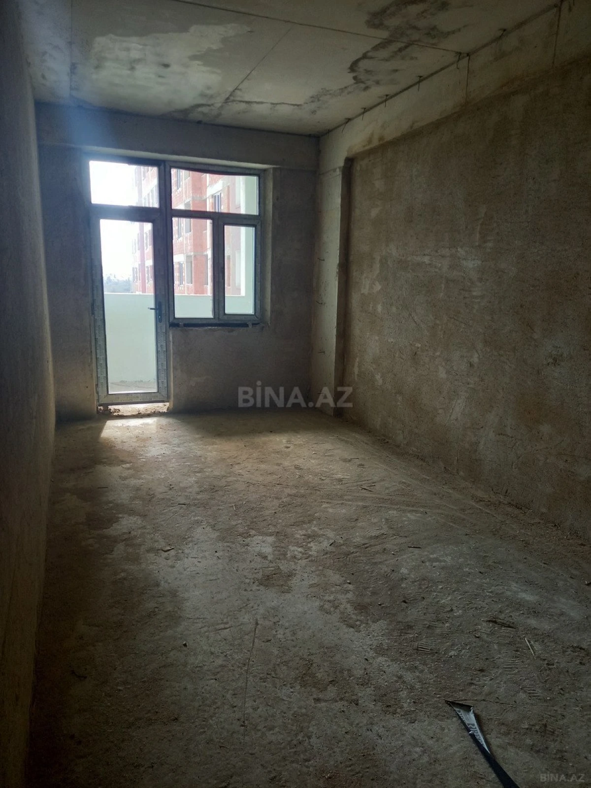 Satılır 3 otaqlı mənzil 139 m²