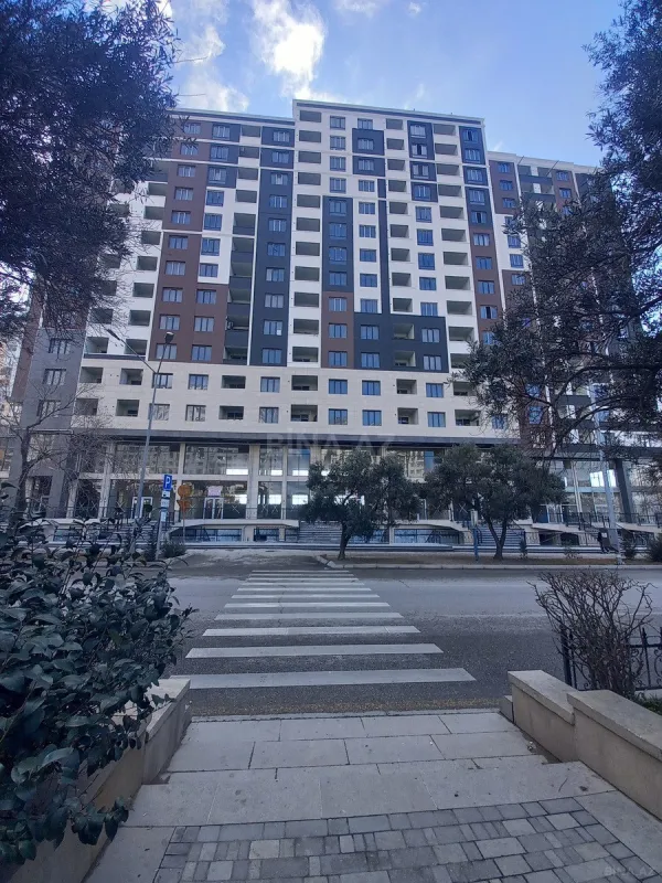 Satılır 3 otaqlı mənzil 139 m²