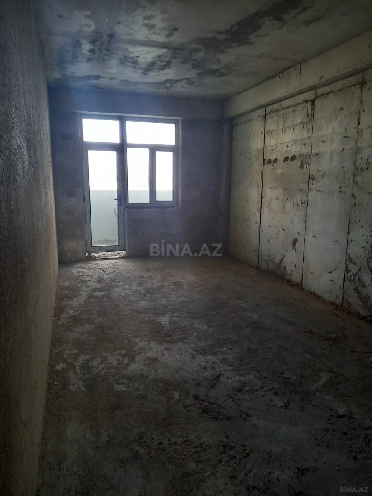 Satılır 3 otaqlı mənzil 139 m²